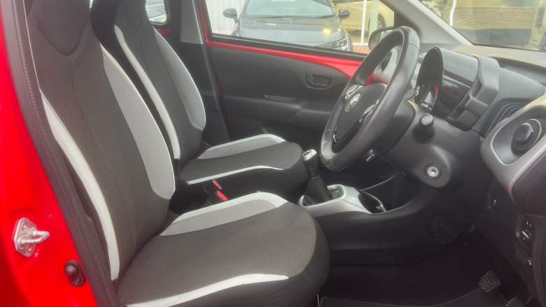 Toyota Aygo 1.0 VVT-i X-Play 5dr Petrol Hatchback